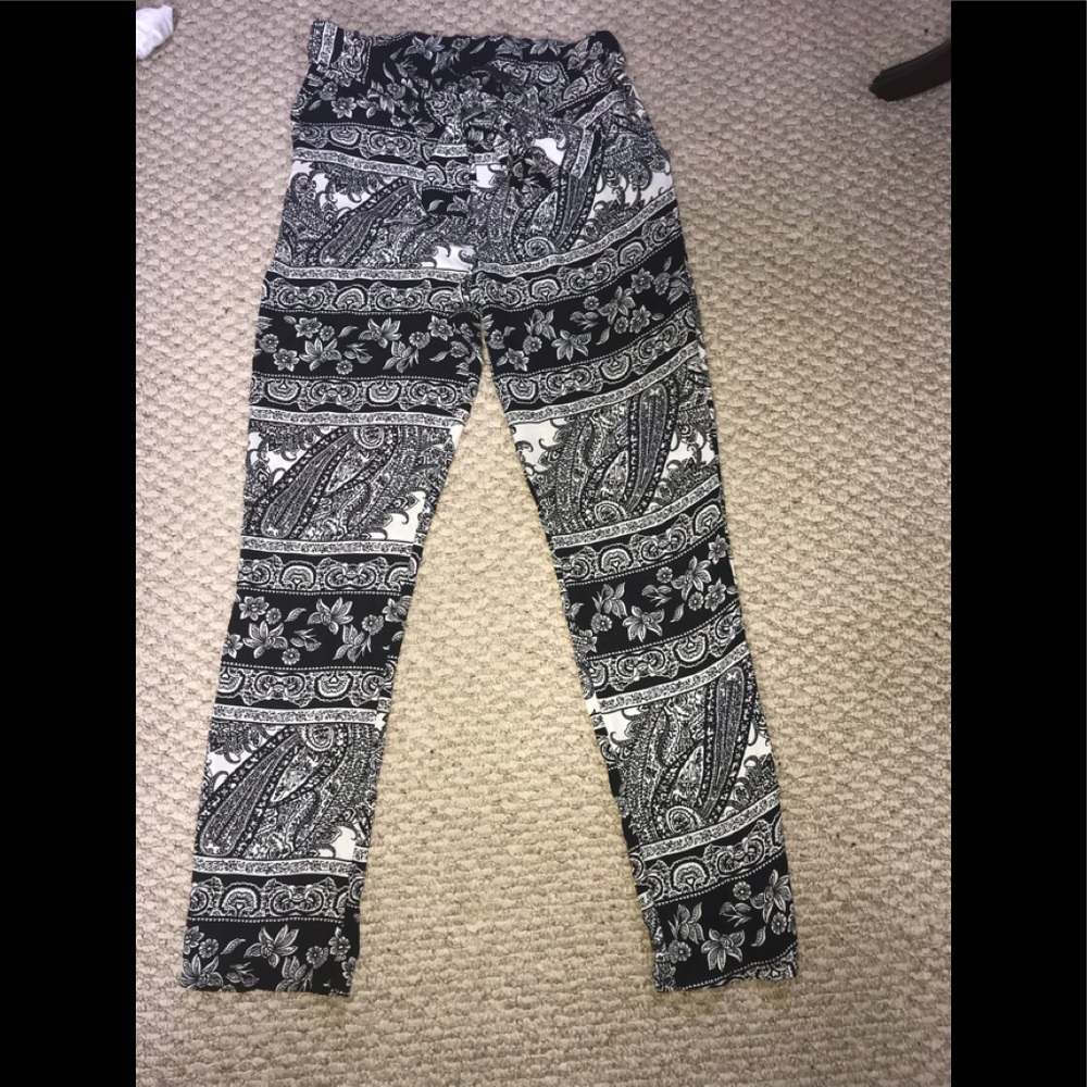 Black and White Patterned Loose Fitting Pants